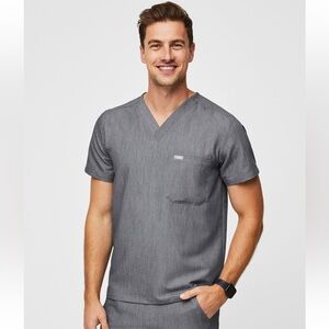 FIGS Men’s Leon Scrub Top